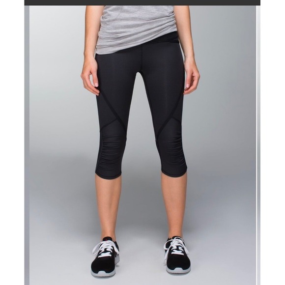 Lululemon Run Pace Crop black/gray striped ruched sides active leggings Sz 6 - Picture 1 of 11
